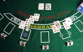 Membaca berita m1toto melalui ponsel